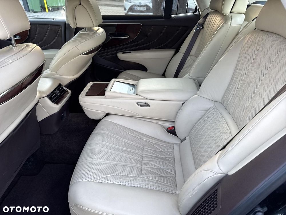 Lexus LS - 18