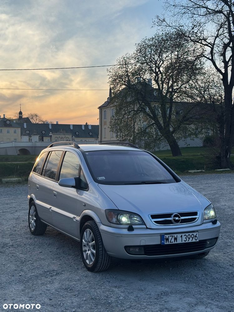 Opel Zafira 1.8 16V Elegance - 1