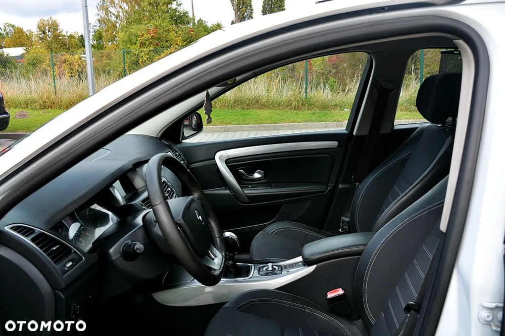 Renault Laguna dCi 150 FAP Start-Stop Limited - 6