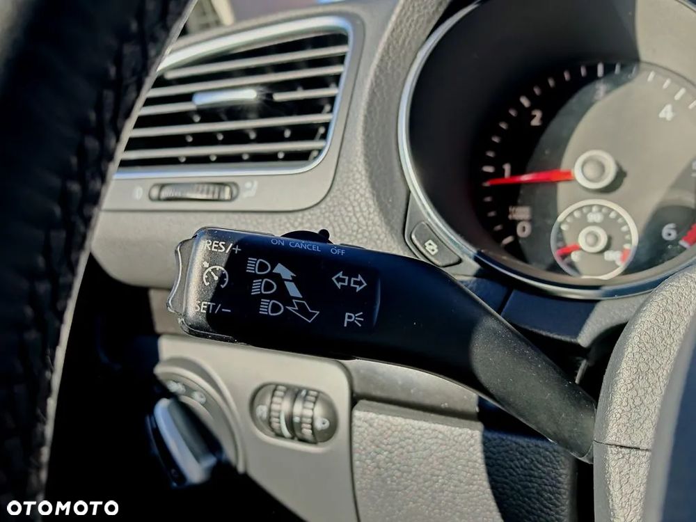 Volkswagen Golf 2.0 TDI SCR Comfortline - 29