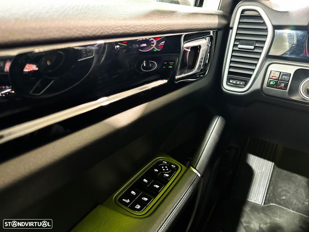 Porsche Cayenne Coupé E-Hybrid Platinum Edition - 55