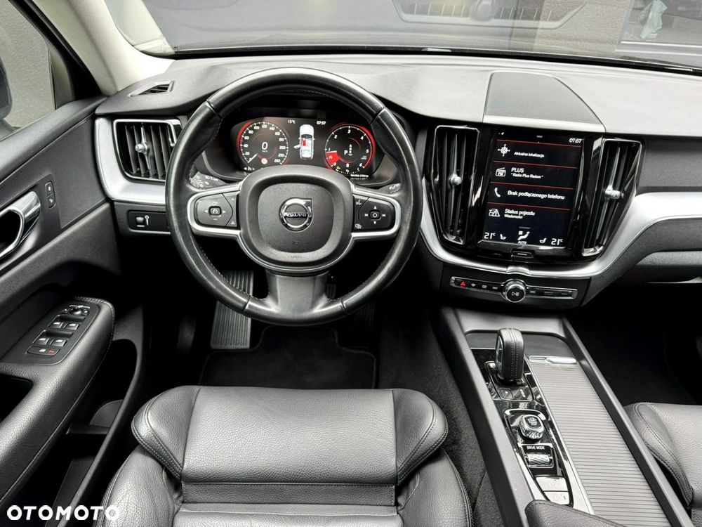 Volvo XC 60 B4 D AWD Geartronic Momentum Pro - 11