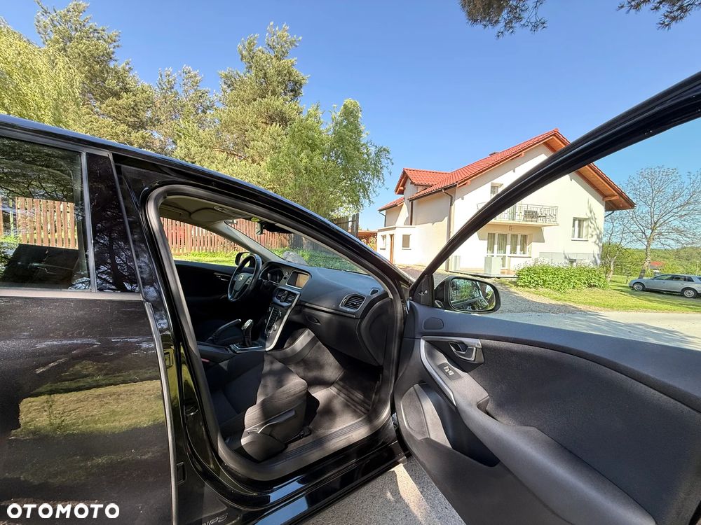 Volvo V40 D2 Momentum - 24