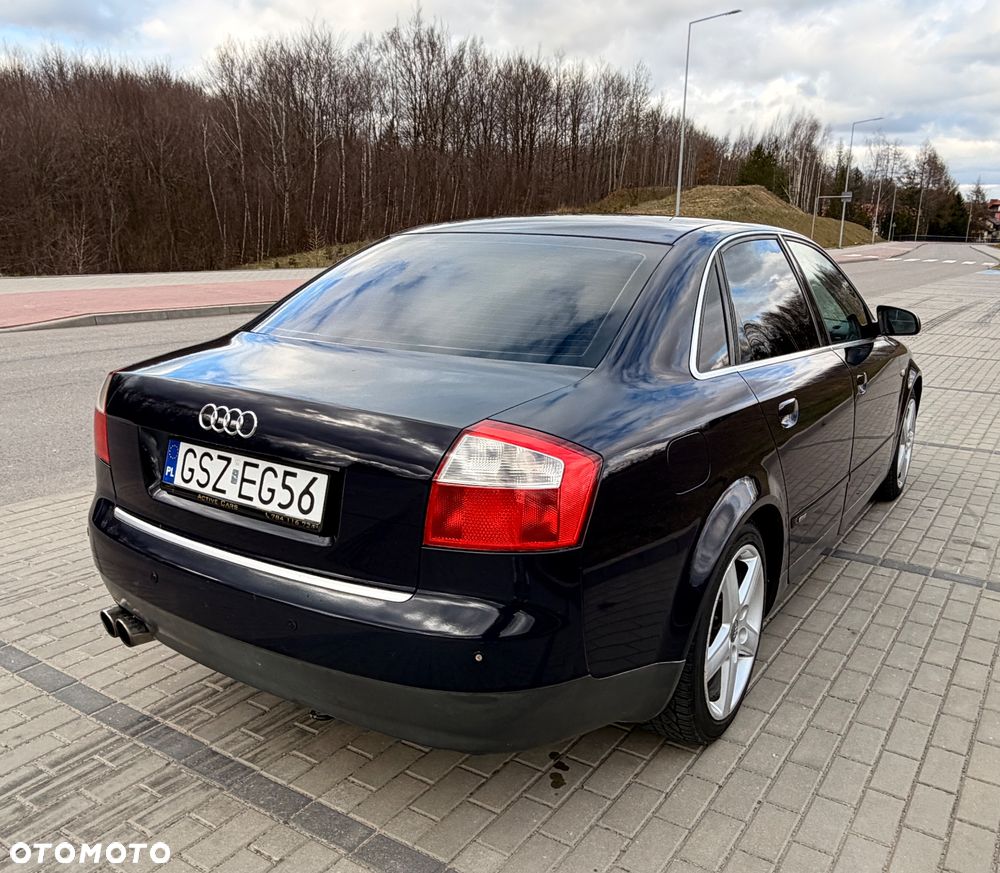 Audi A4 Limousine - 6