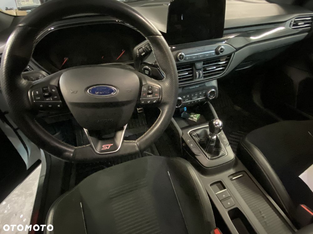 Ford Focus 2.3 EcoBoost S&S ST Edition - 9