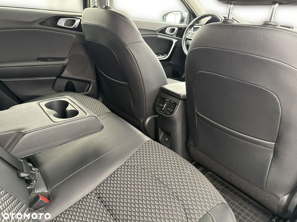Kia Ceed - 23