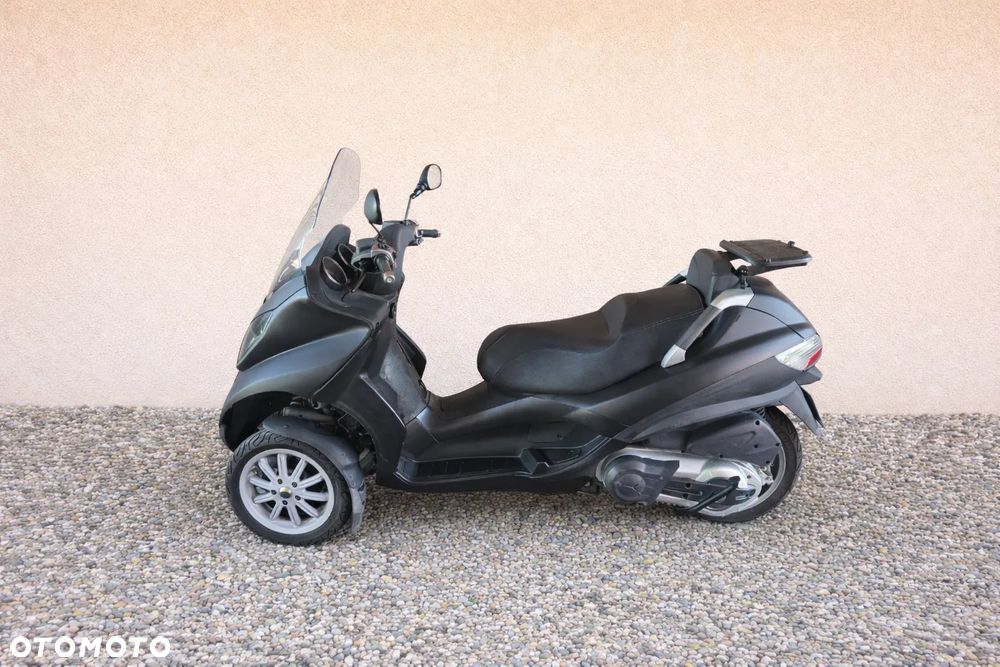 Piaggio MP-3 - 4