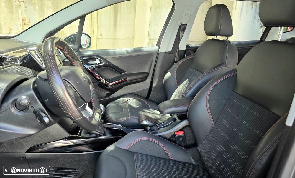 Peugeot 2008 1.2 PureTech GT Line - 10