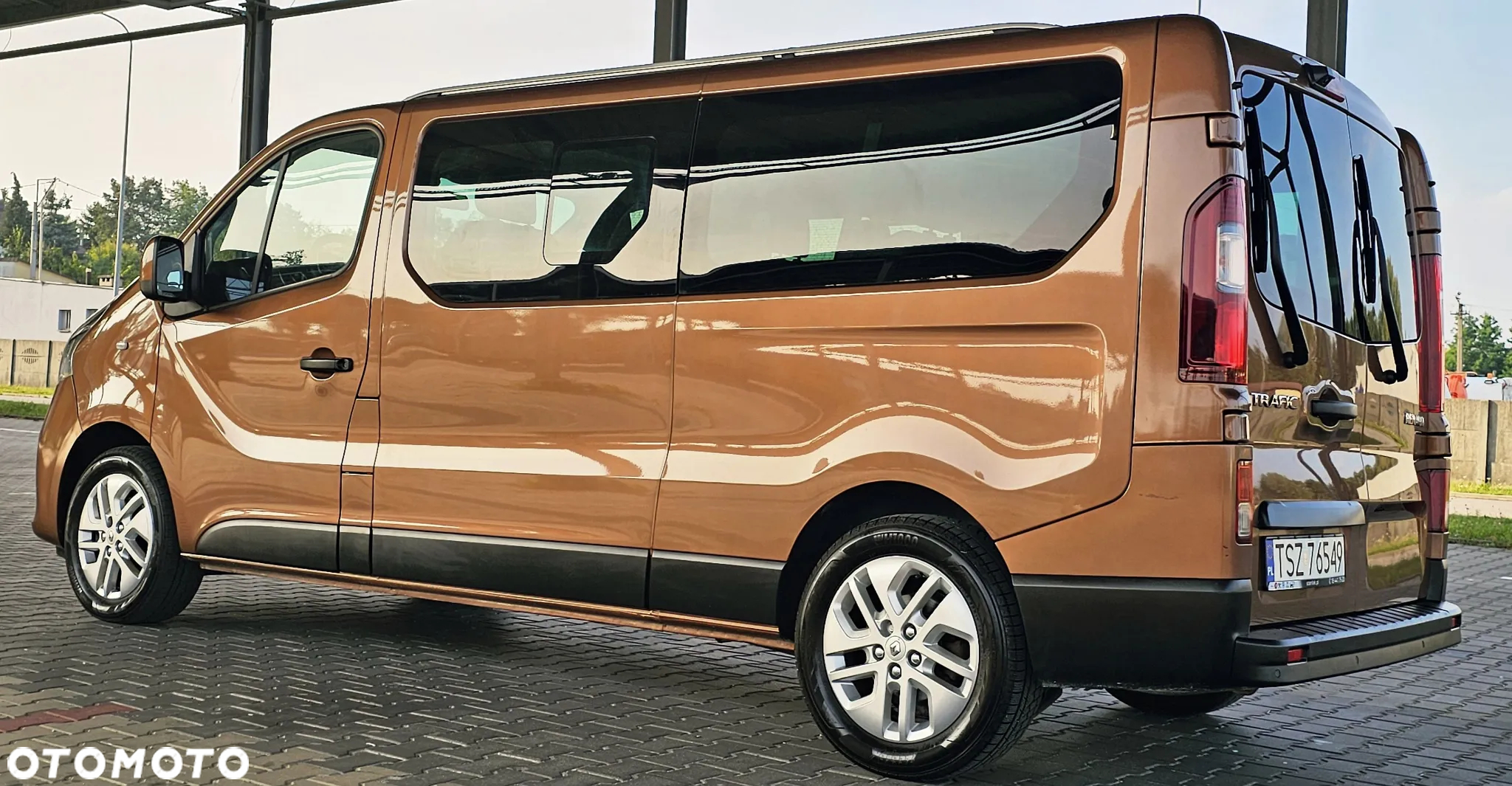 Renault Trafic Grand SpaceClass 2.0 dCi - 11