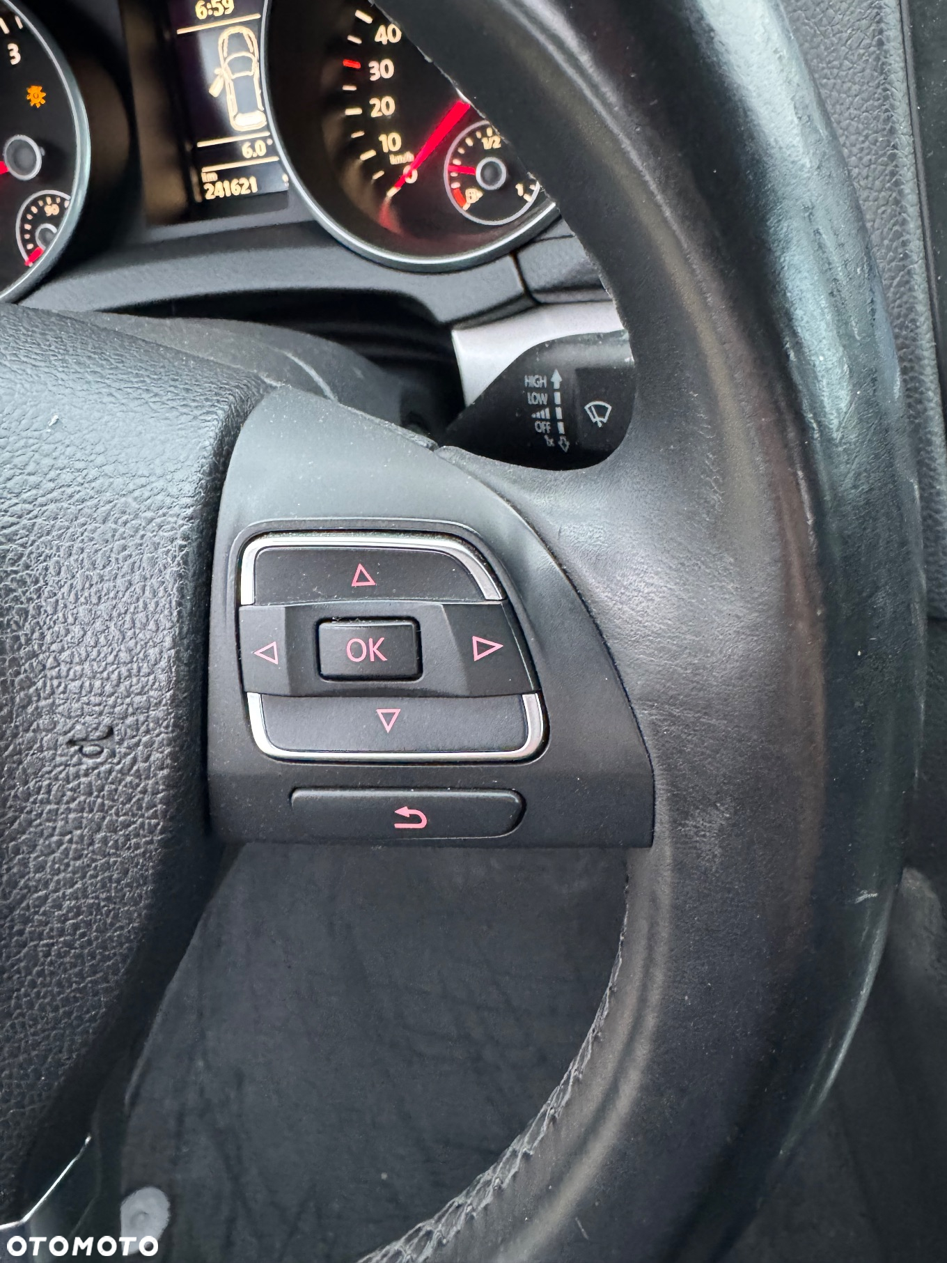 Volkswagen Golf - 22