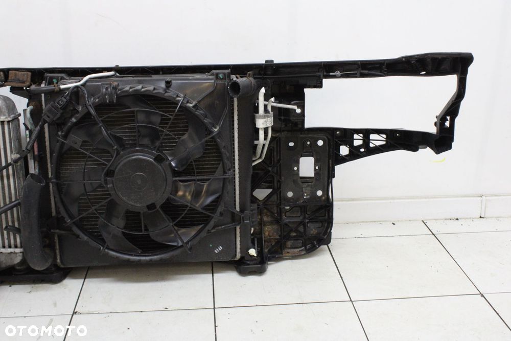 PAS PRZEDNI WZMOCNIENIE CHŁODNICE KIA CEED I LIFT 2009R- 1.6 CRDI AUTOMAT - 10