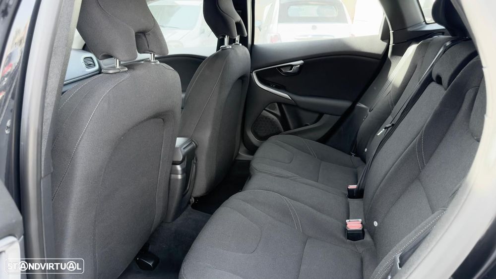 Volvo V40 - 8