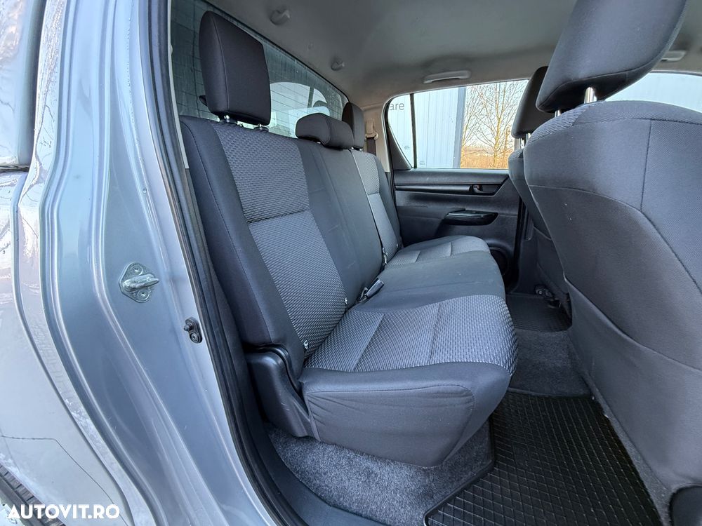 Toyota Hilux 4x4 Double Cab M/T Comfort - 19