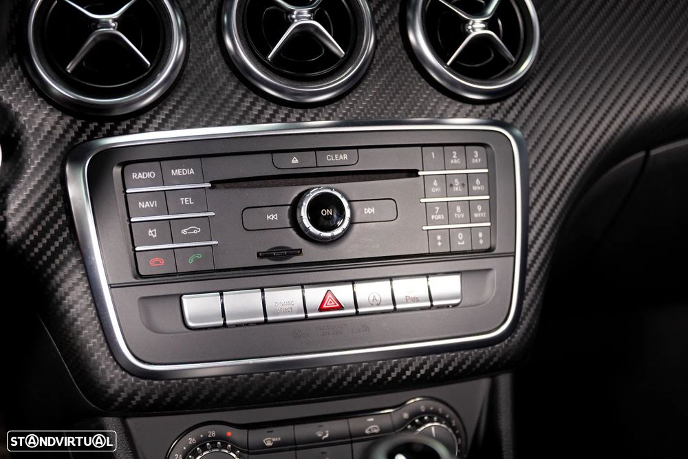 Mercedes-Benz A 180 AMG Line - 15