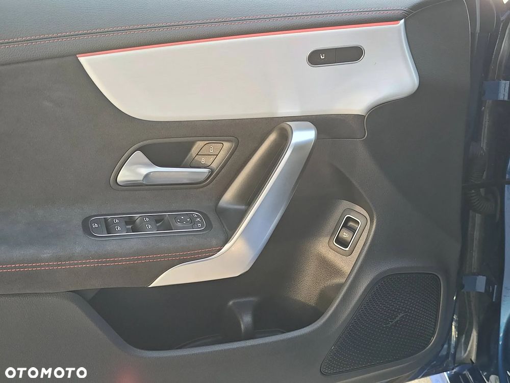 Mercedes-Benz CLA 200 AMG Line 7G-DCT - 19
