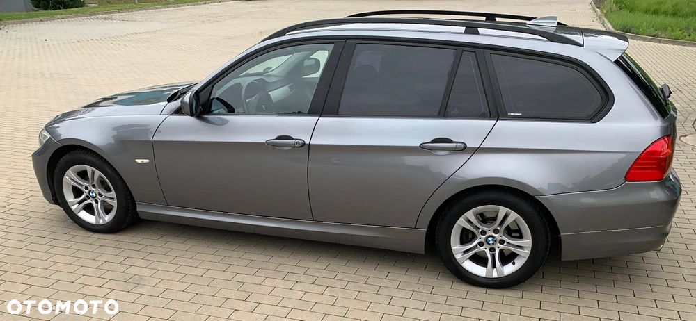 BMW Seria 3 318i - 32