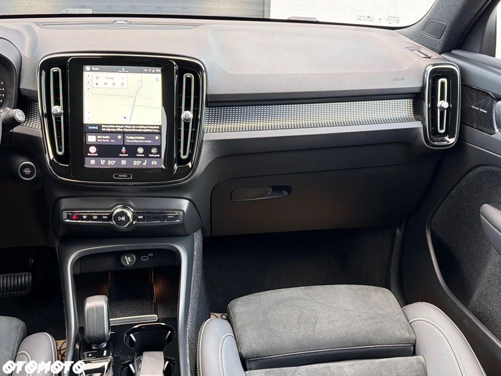 Volvo XC 40 B4 AWD Ultimate Dark - 10