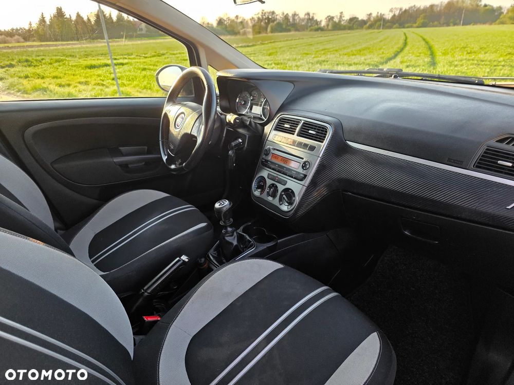 Fiat Grande Punto - 6