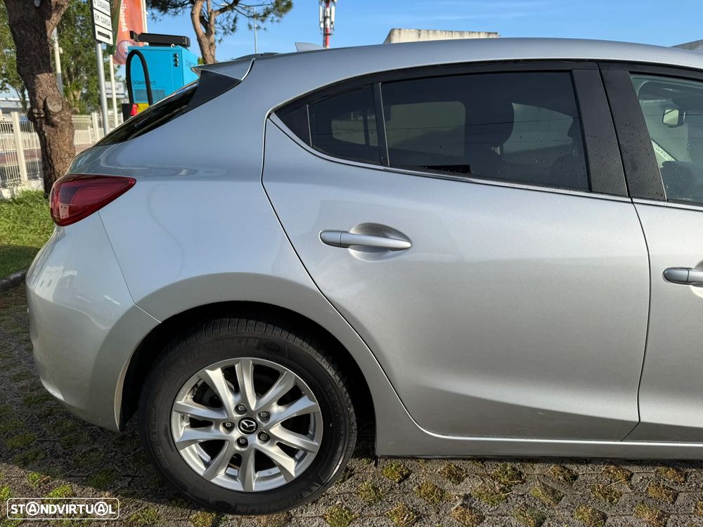 Mazda 3 Hatchback 1.5 Sky-G Evolve Navi - 12