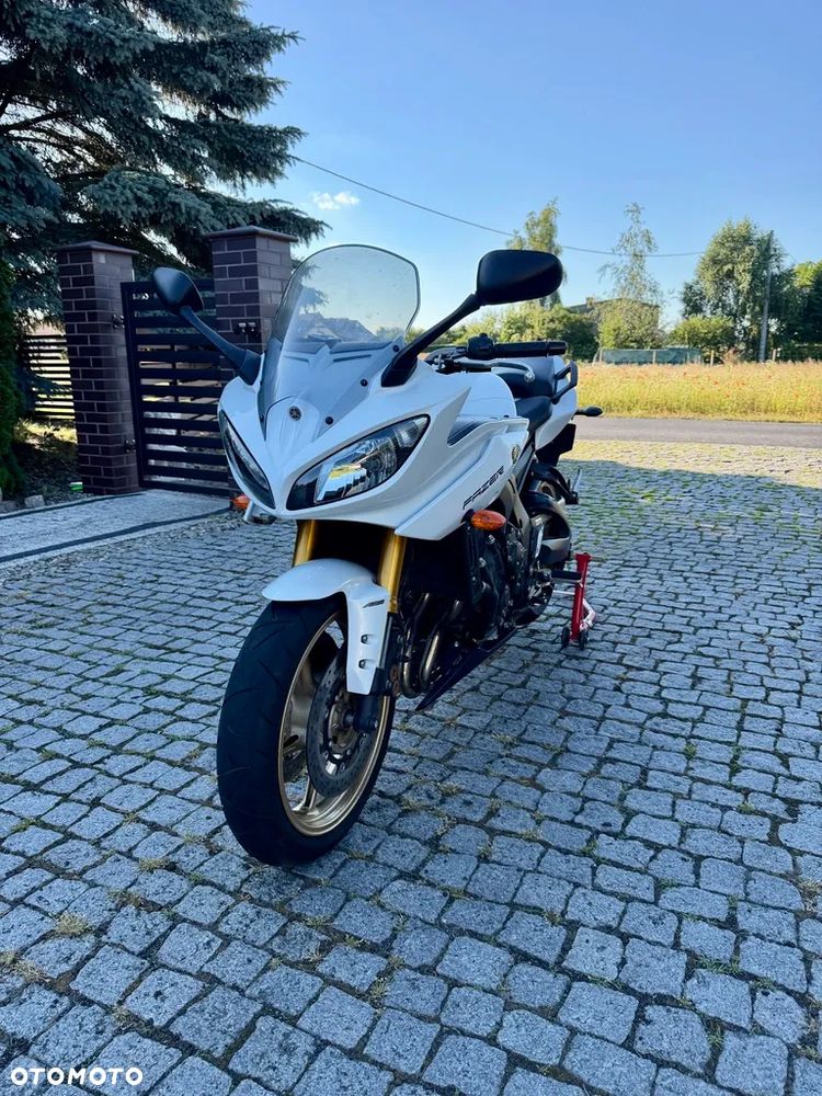 Yamaha FZ8 - 4