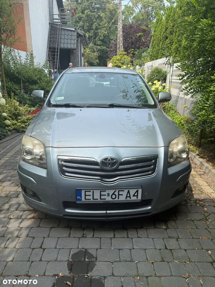 Toyota Avensis 2.2 D-4D Sol plus 180 - 2