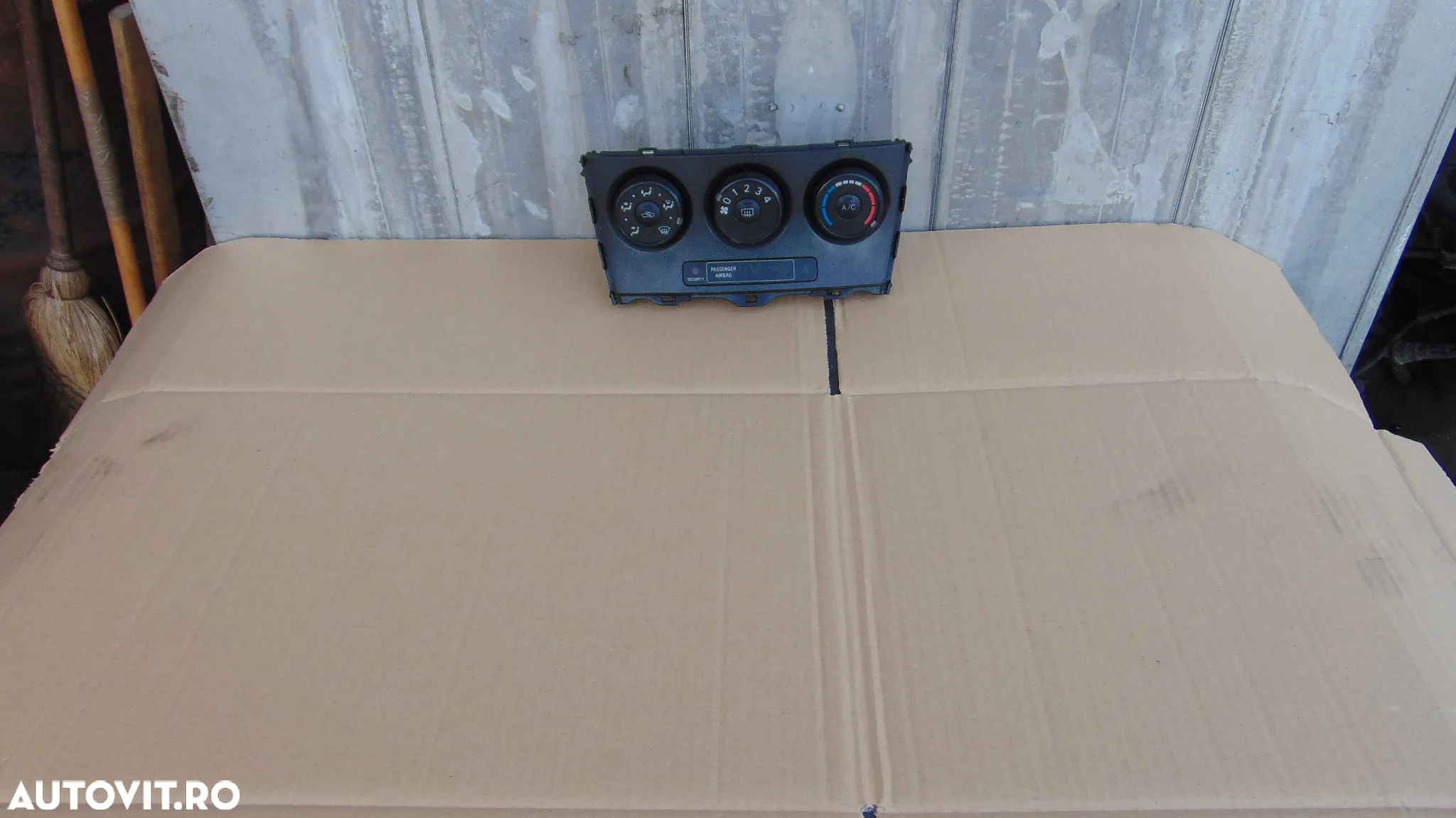 Panou Clima Toyota auris 1.4 benzina an 2007-2010 - 2