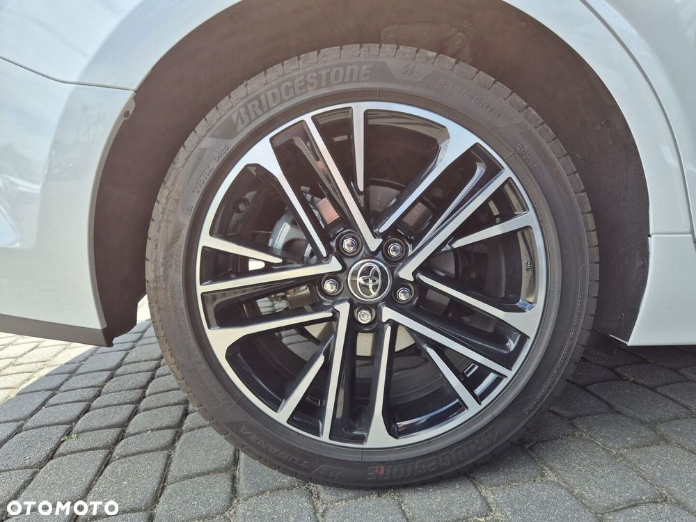 Toyota Camry - 34