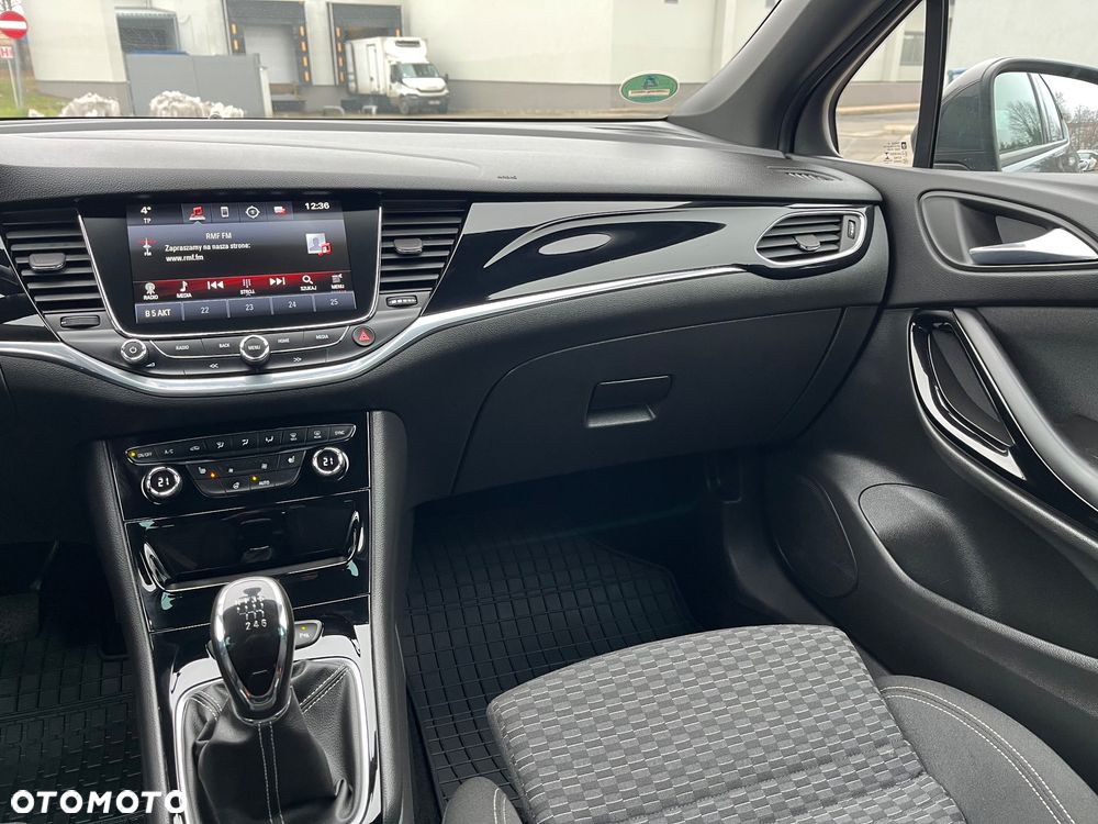 Opel Astra 1.6 D (CDTI) Start/Stop Dynamic - 14