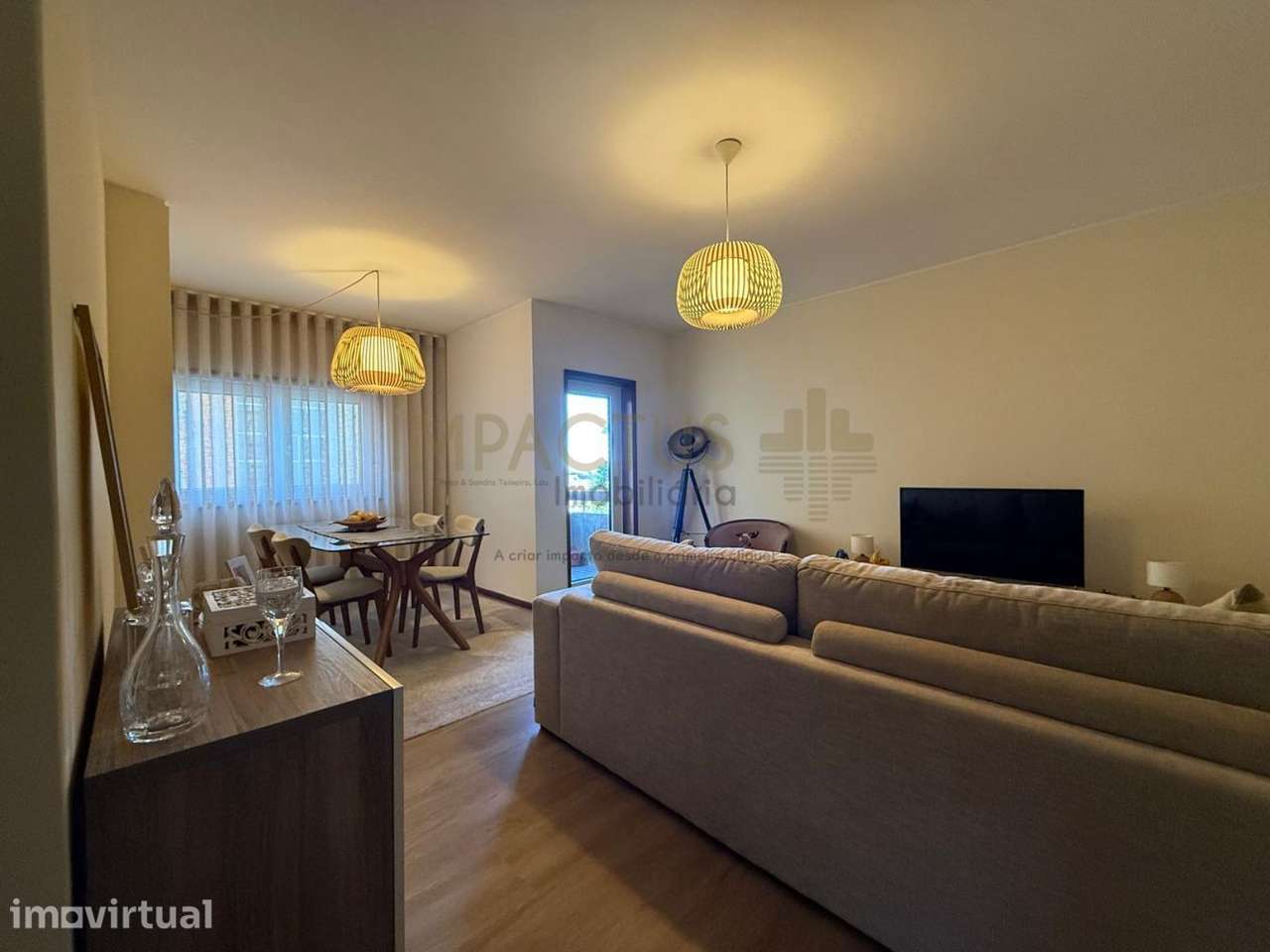 Apartamento T2 com garagem no centro - Grande imagem: 2/20