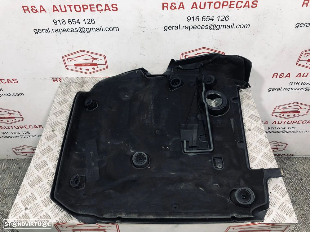Tampa de Motor Mercedes Class A W203 W2096460102367 AO460102367B Original - 4