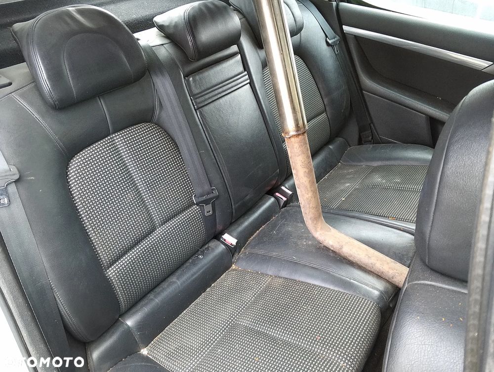 Peugeot 407 I Przed Lift (04-08r.) 2.0D 136KM. Silnik RHR (DW10BTED4) Skrzynia 20HZ32,  CP23X66,  CD58X71,  4HP20,  2222JS,  2223PW lakier EZWD.Cały na części. GWARANCJA !!! Przód Tył Zestaw Komplet Drzwi Klapa Zderzak Błotnik Maska Grill Atrapa Szyba Pas Lampa Lusterko Boczki Fotel Kanapa Kokpit Deska Rozdzielcza Przełącznik Włącznik Sterownik Przewody Wiązka Instalacja Moduł Komputer Czujnik Listwa Pompa Alternator Wtryski Głowica Rozrusznik Kompresor Sprzęgło Dwumas Silnik Skrzynia ABS Klimatyzacji Paliwa Wspomagania Kolektor Turbina Przepustnica Zawór Chłodnica Koło Hak Belka Sanki Zawieszenie Mcpherson Półoś Amortyzator Wydech Tłumik Zacisk Most - 10