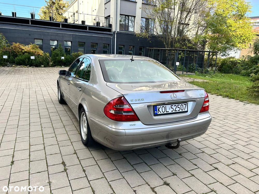 Mercedes-Benz Klasa E 200 CDI Classic - 4