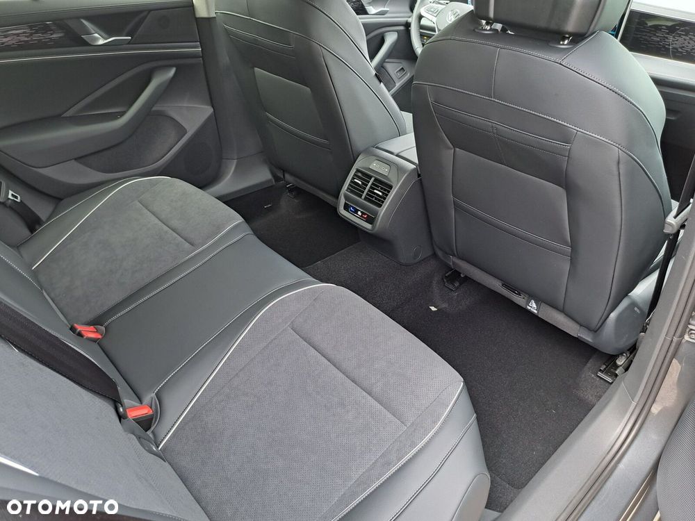 Volkswagen Passat - 14