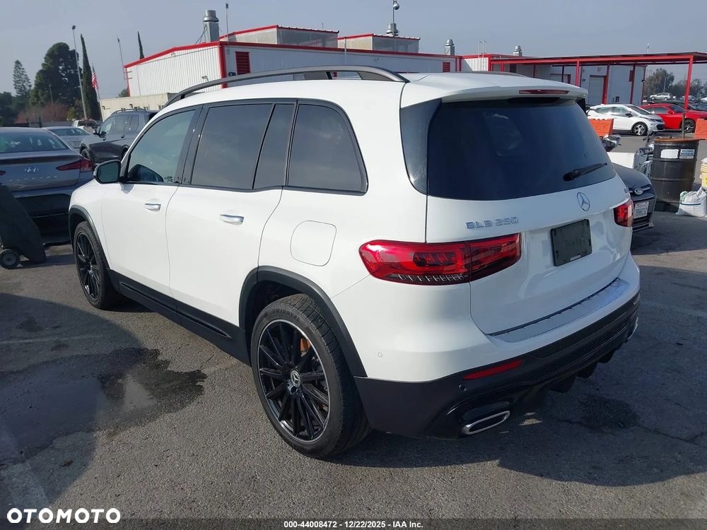 Mercedes-Benz GLB 250 4-Matic AMG Line 8G-DCT - 6