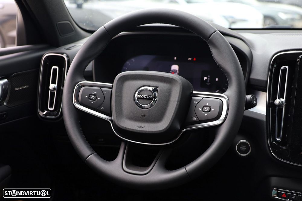 Volvo XC 40 2.0 B3 Plus Dark - 15