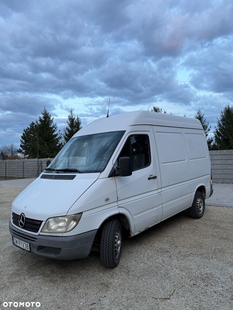 Mercedes-Benz Sprinter - 1