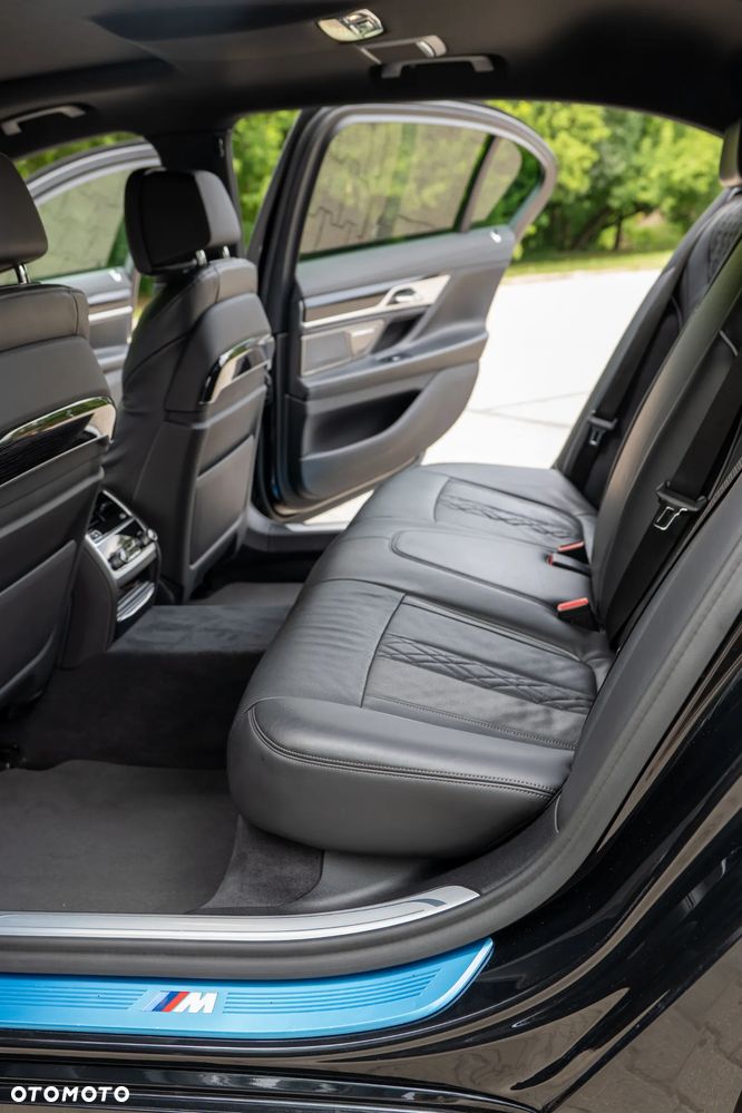 BMW Seria 7 740d xDrive mHEV sport - 34