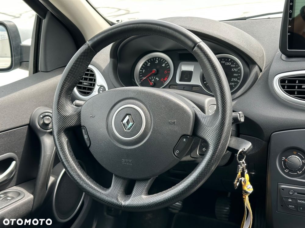 Renault Clio - 13