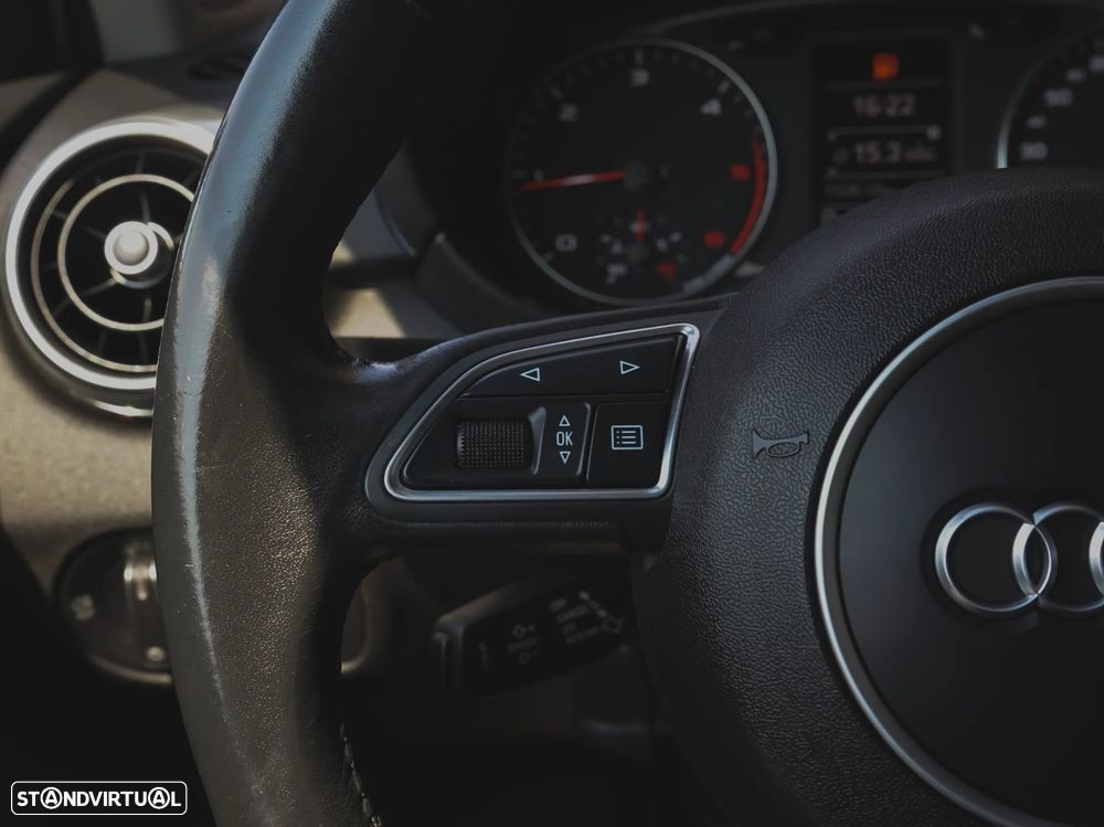 Audi A1 1.6 TDI S tronic design - 13