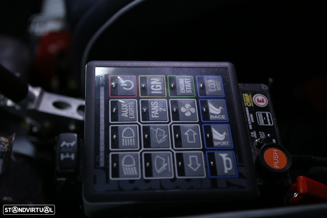 Peugeot 208 - 30