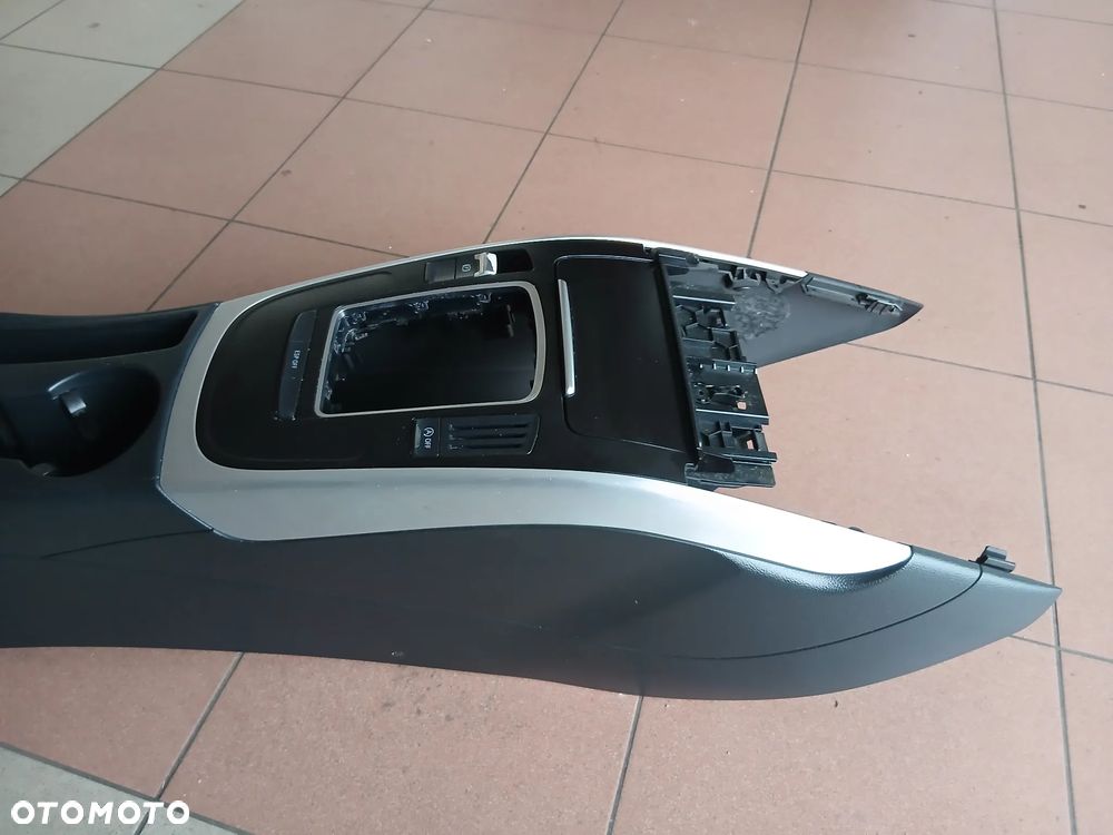 Audi A5 Tunel Środkowy z Podłokietnkiem Skóra - 4