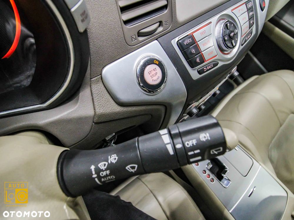 Nissan Murano 2.5 D Premium - 26