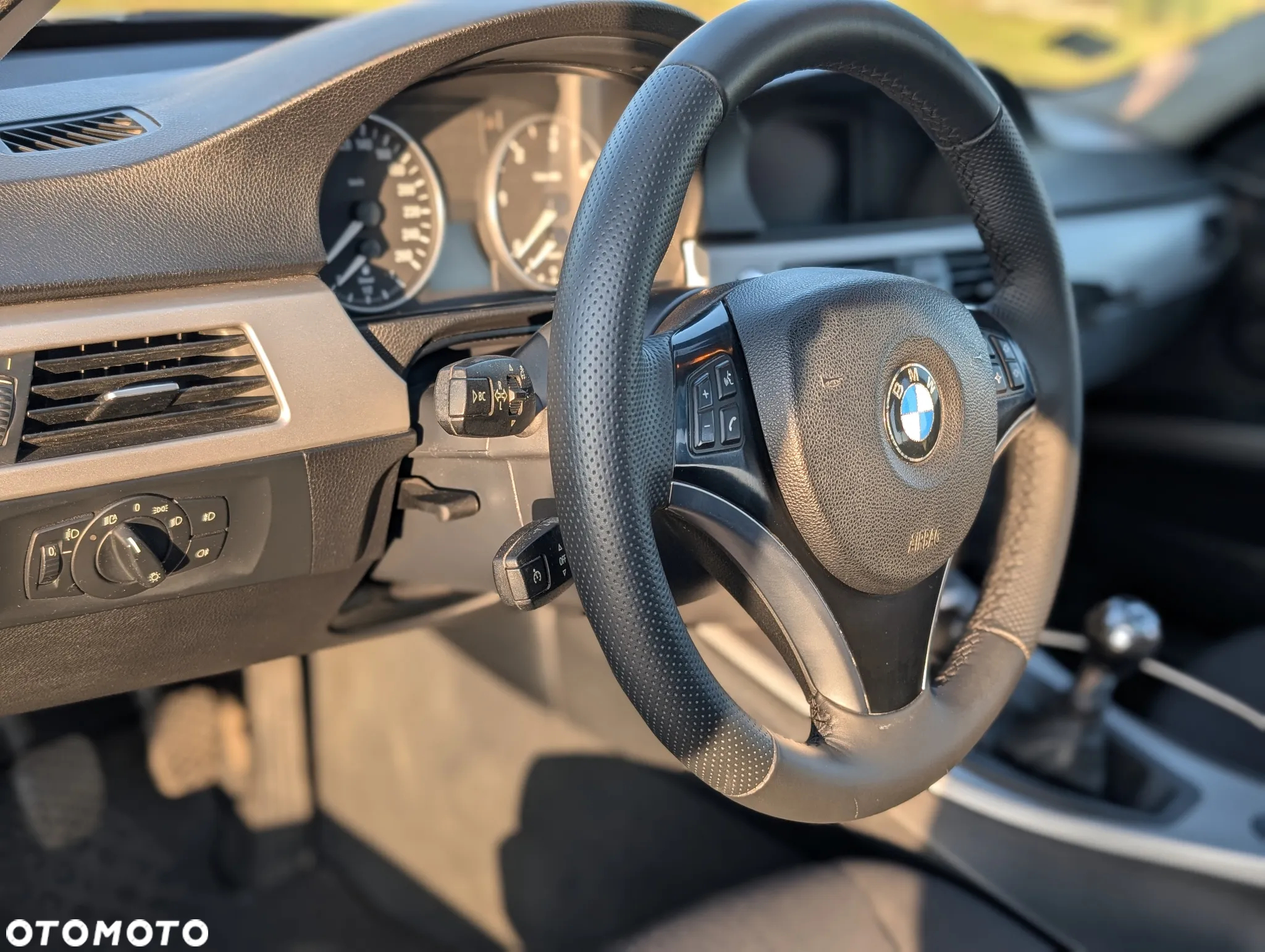 BMW Seria 3 320d DPF Touring - 24