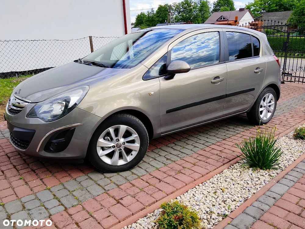 Opel Corsa 1.2 16V Cosmo - 4