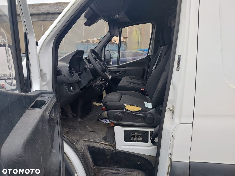 Mercedes-Benz Sprinter - 5