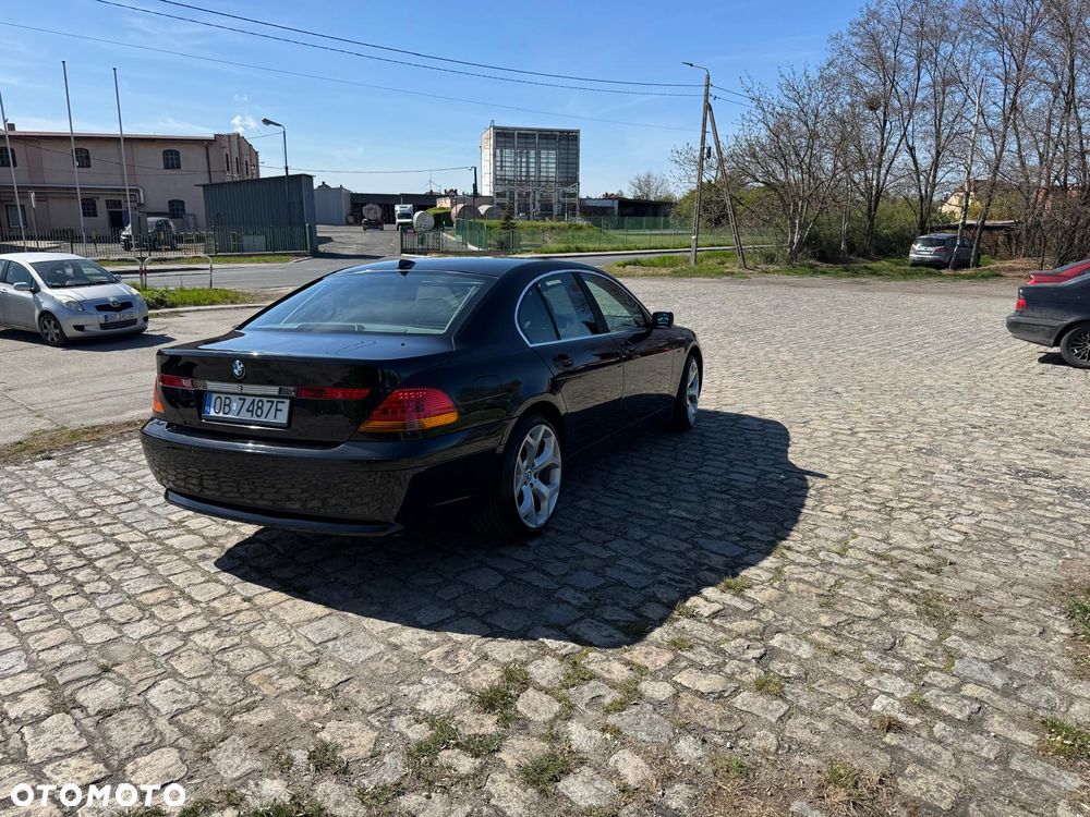 BMW Seria 7 745i - 10