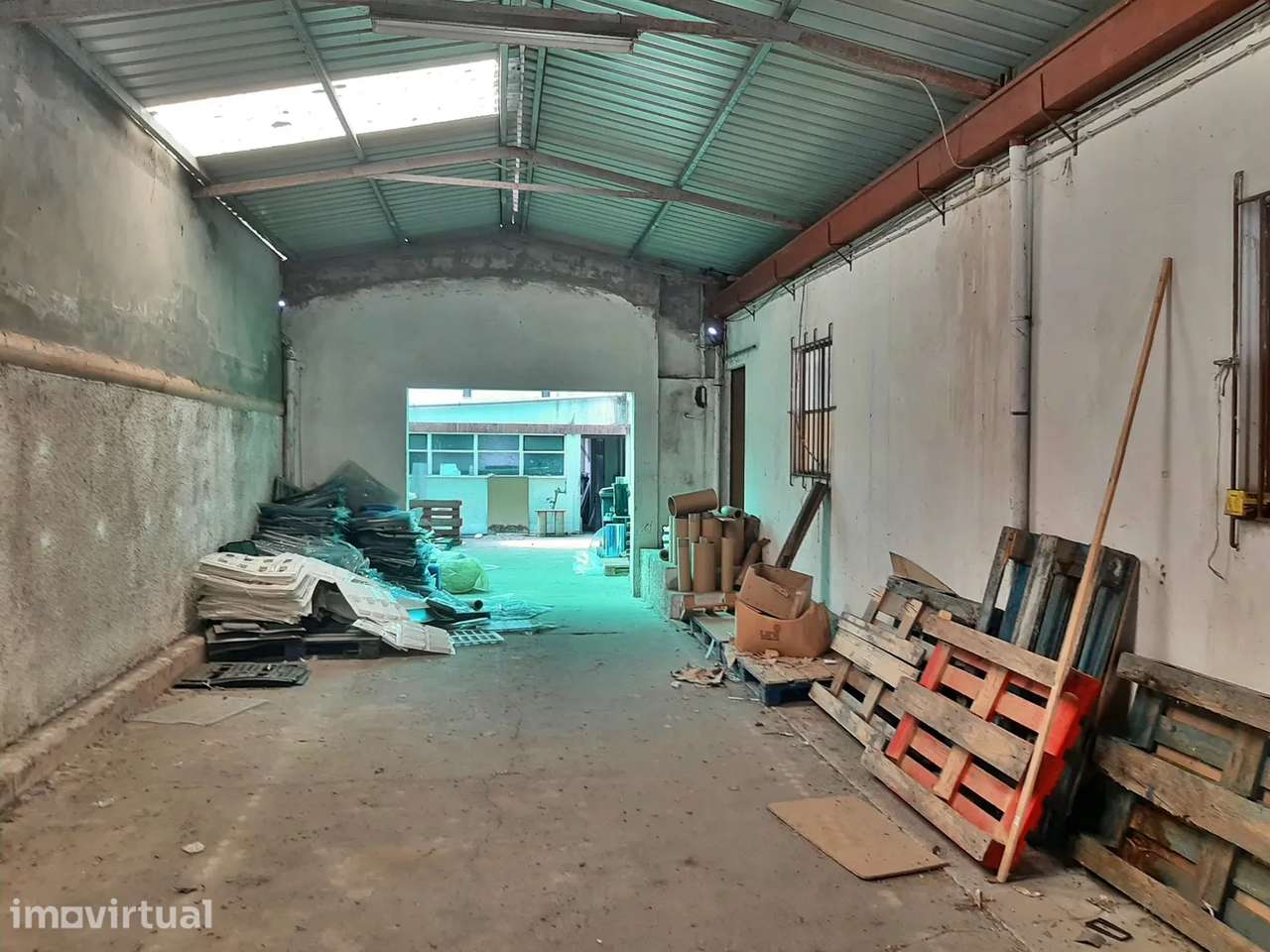 Armazém com 384 m2 em Gemunde Maia - para VENDA - Grande imagem: 5/11