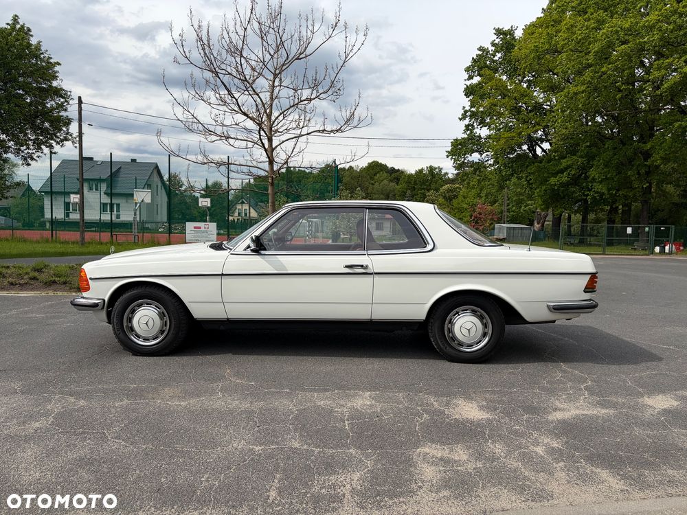 Mercedes-Benz W123 - 5