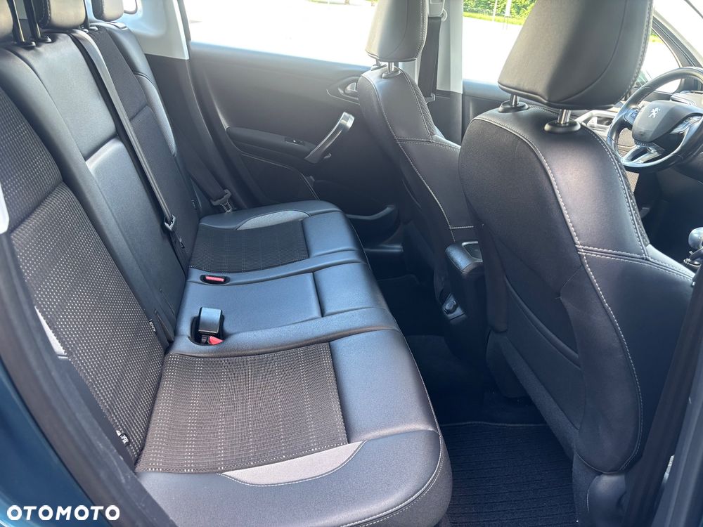 Peugeot 2008 PureTech 130 Allure - 20