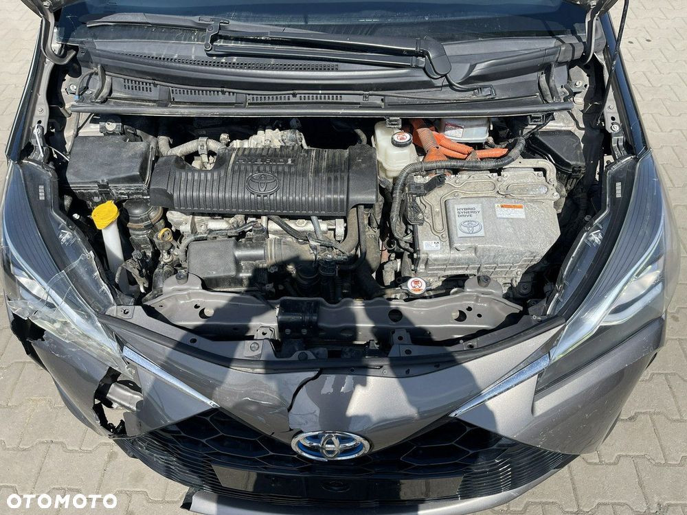 Toyota Yaris Hybrid 100 Selection Passion - 13